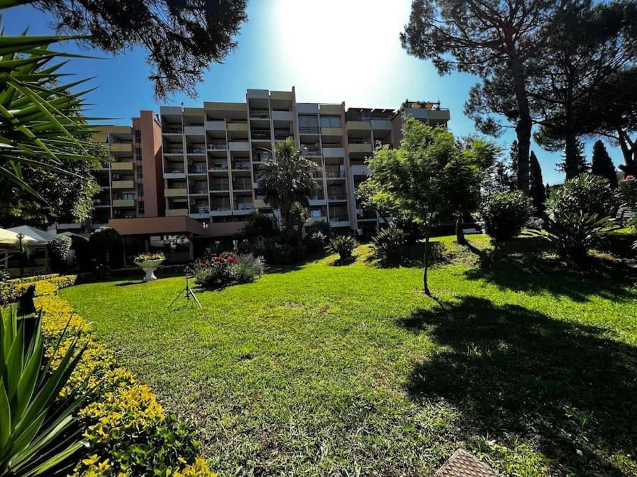 Monolocale Metro A Cornelia Apartamento *